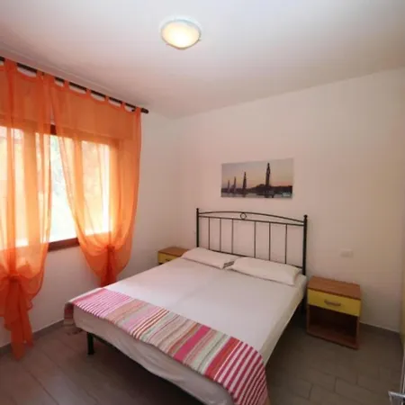 Apartman Charming With Ac, Garden And Parking