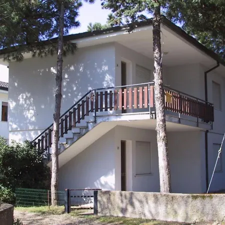 Charming With Ac, Garden And Parking Apartman *
